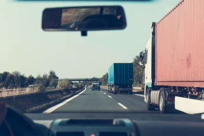 Wielkanoc 2025 - gdzie i kiedy obowiązują zakazy ruchu ciężarówek w Europie?